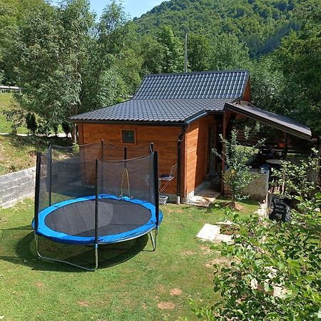 Cottage Auto Camp Vinac 亚伊采 外观 照片