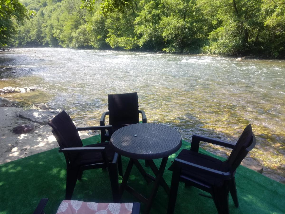 Cottage Auto Camp Vinac 亚伊采 外观 照片