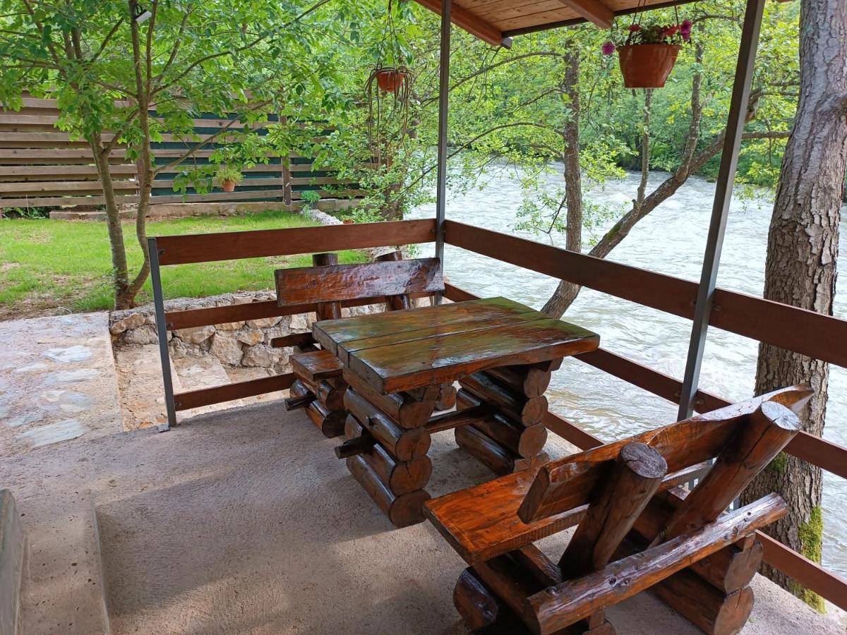 Cottage Auto Camp Vinac 亚伊采 外观 照片