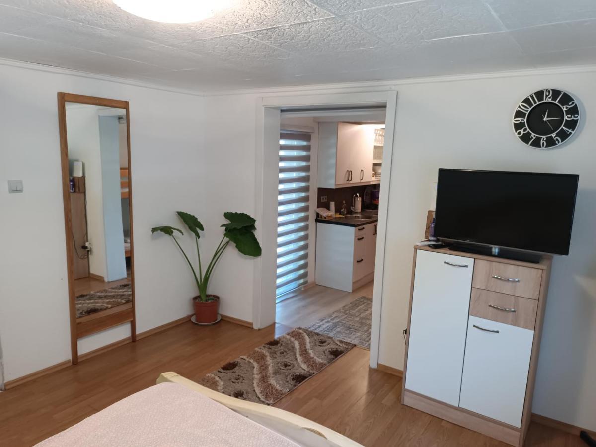 Cottage Auto Camp Vinac 亚伊采 外观 照片