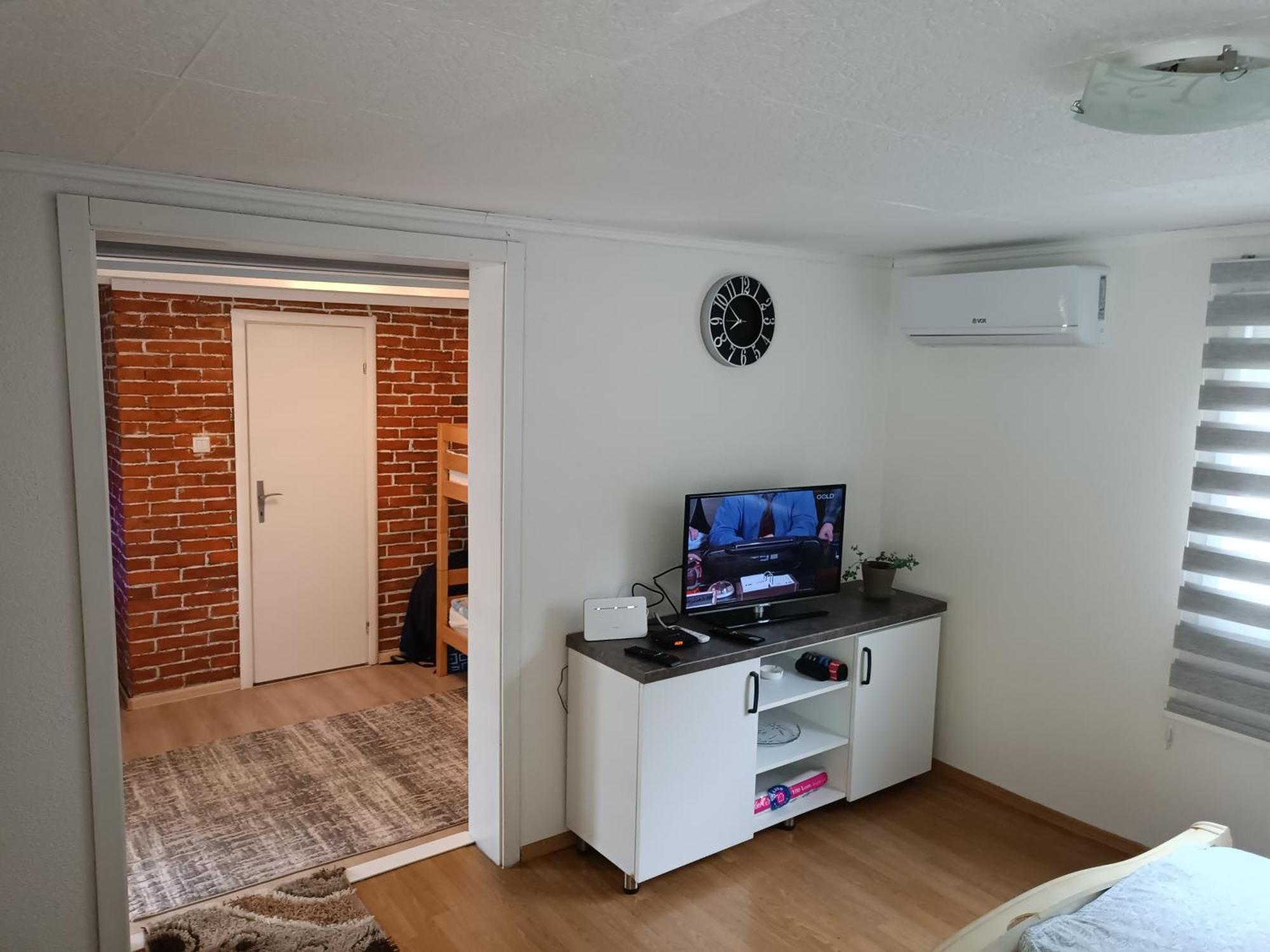 Cottage Auto Camp Vinac 亚伊采 外观 照片