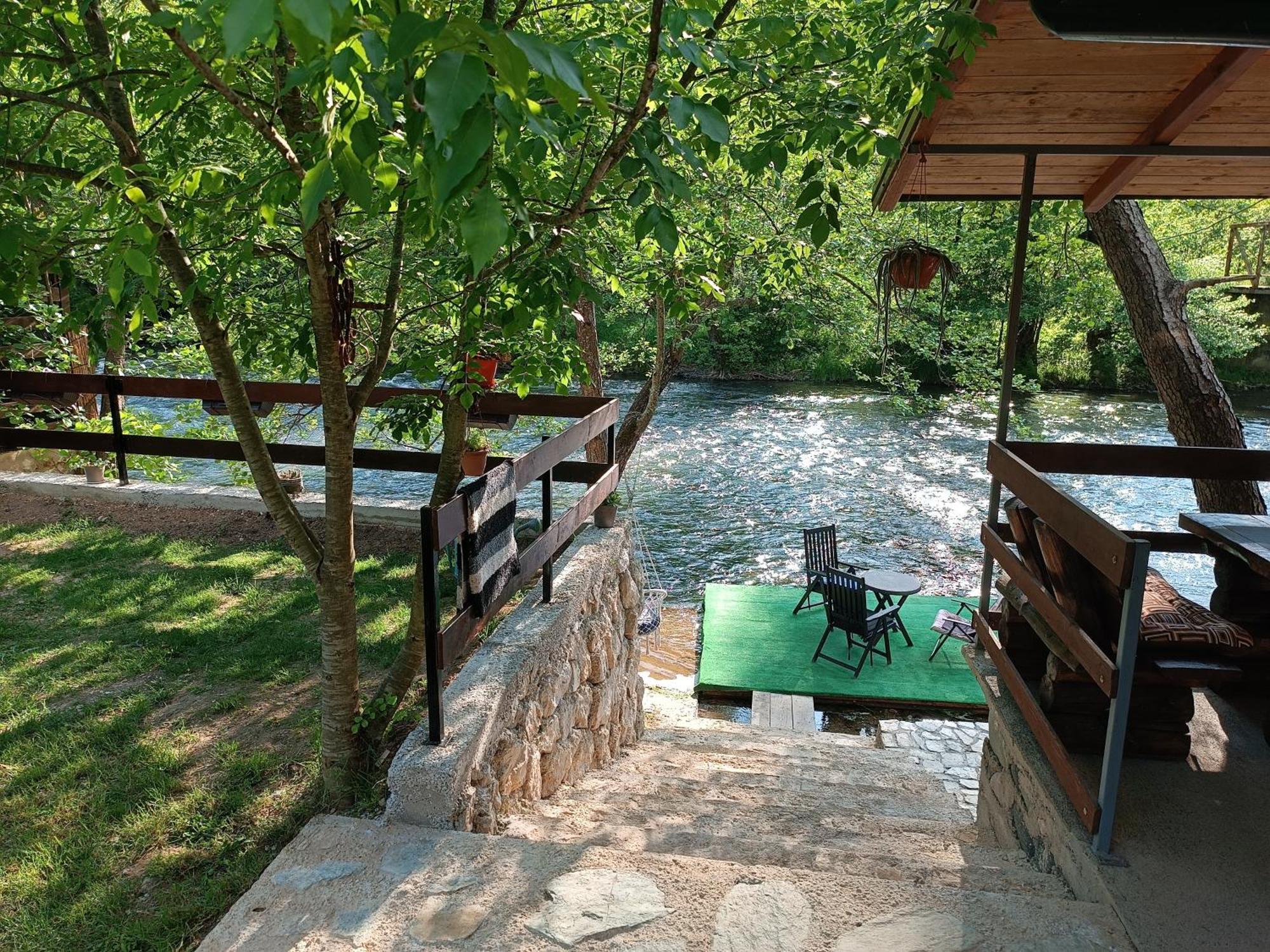 Cottage Auto Camp Vinac 亚伊采 外观 照片